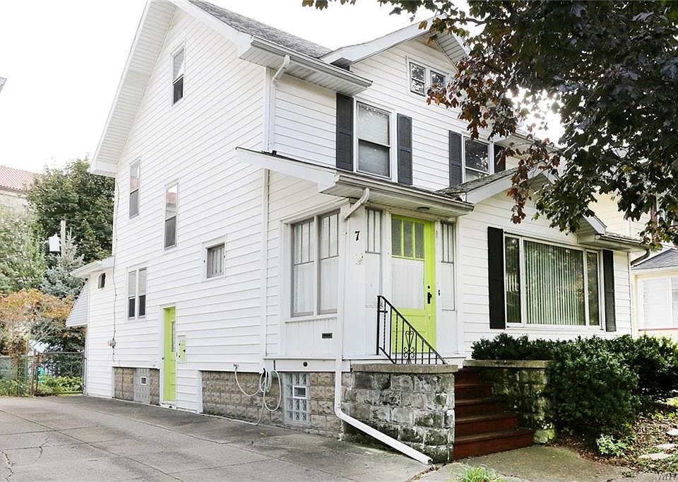 1st image of 7 Elmwood Park S
