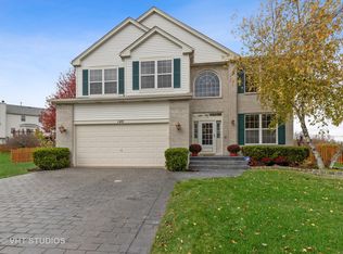 140 N Inverness Ct, Round Lake, IL 60073