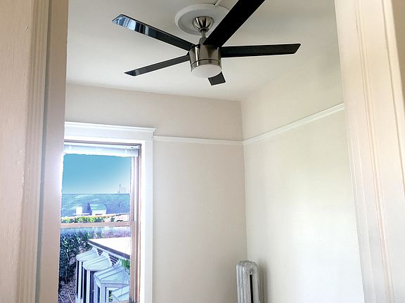 5th image of 5443 S Kenwood Ave APT 3