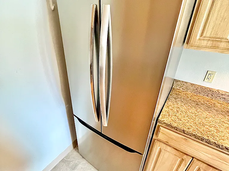 244 Laurel St — Photo 9