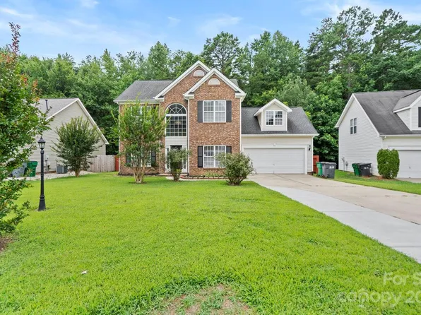 7425 Frances Irene Dr, Charlotte, NC 28215