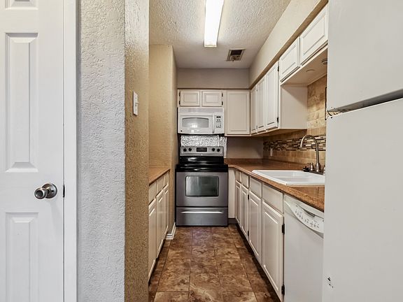 4th image of 1608 Pecan Chase Cir APT 41