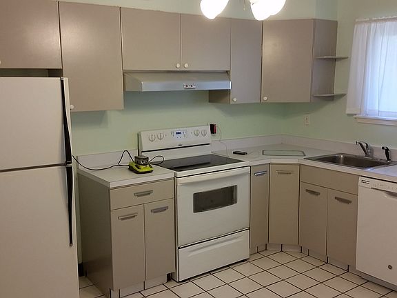 5th image of 7940 Burgundy Ln