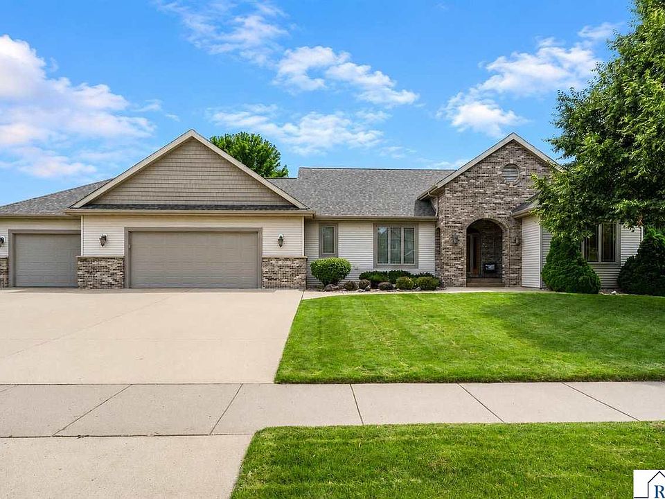 1st image of 117 Grovebrook Dr