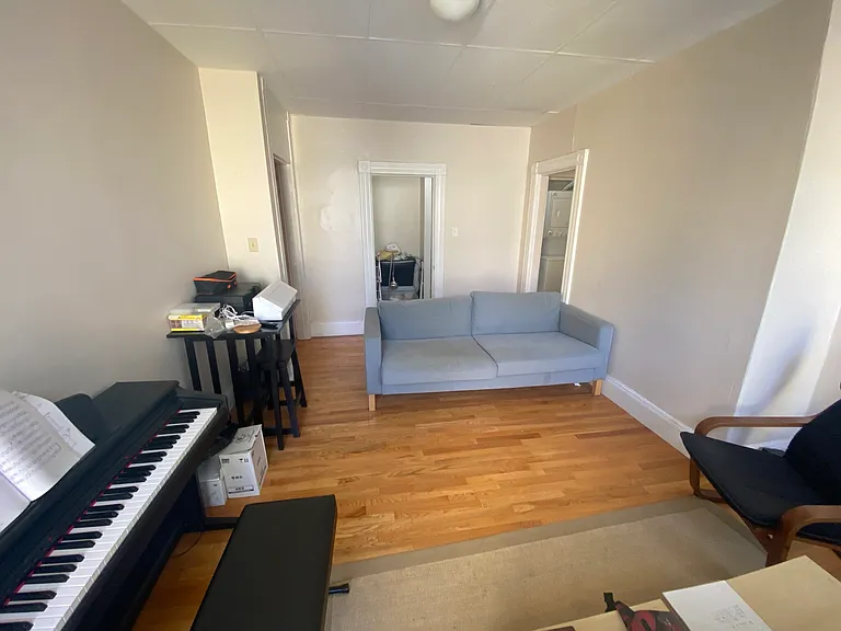 273 Pearl St #3 — Photo 2
