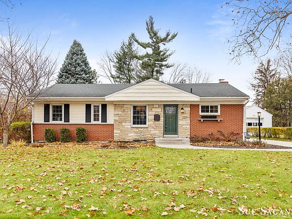 2nd image of 235 Monique Dr NE