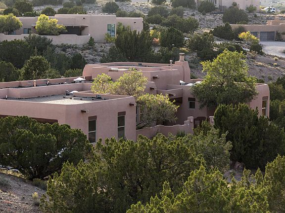 2nd image of 21 Calle Cienega Ct
