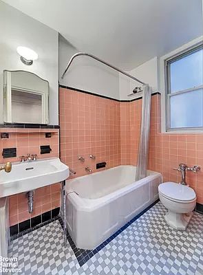 5th image of 35 W 81st St #9F
