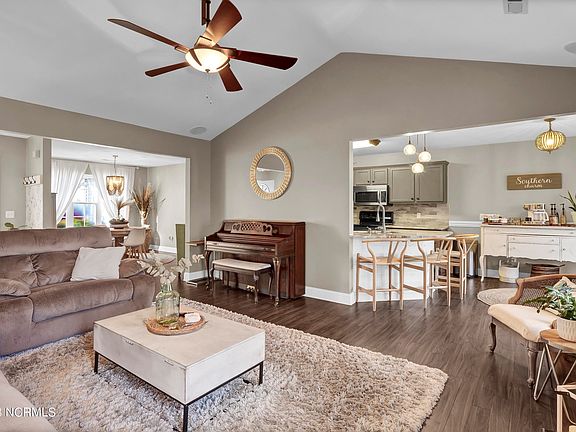 4th image of 3008 Nevan Ln