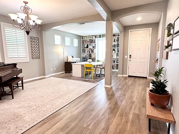 5th image of 4343 Club Vista Dr