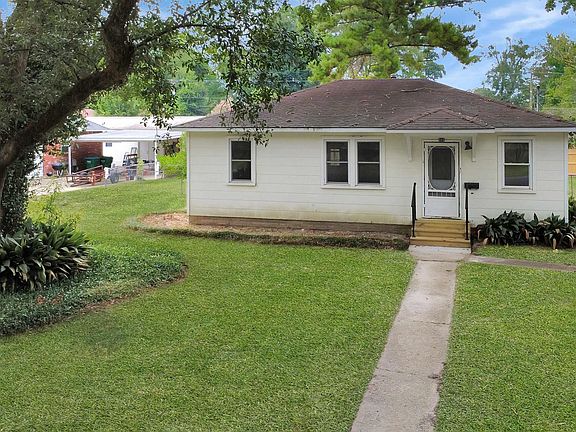 2nd image of 319 Pine St