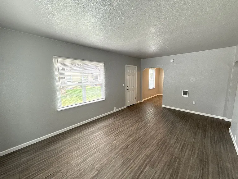 1237 Nandina St #1 — Photo 4