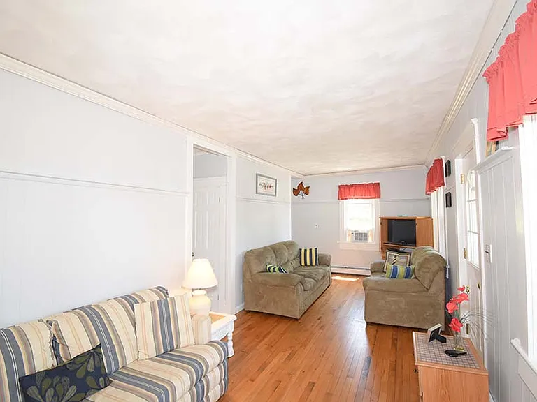 27 Saint James Rd — Photo 23