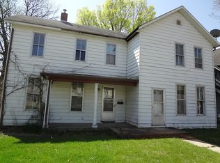 816 W 2nd St, Dixon, IL 61021