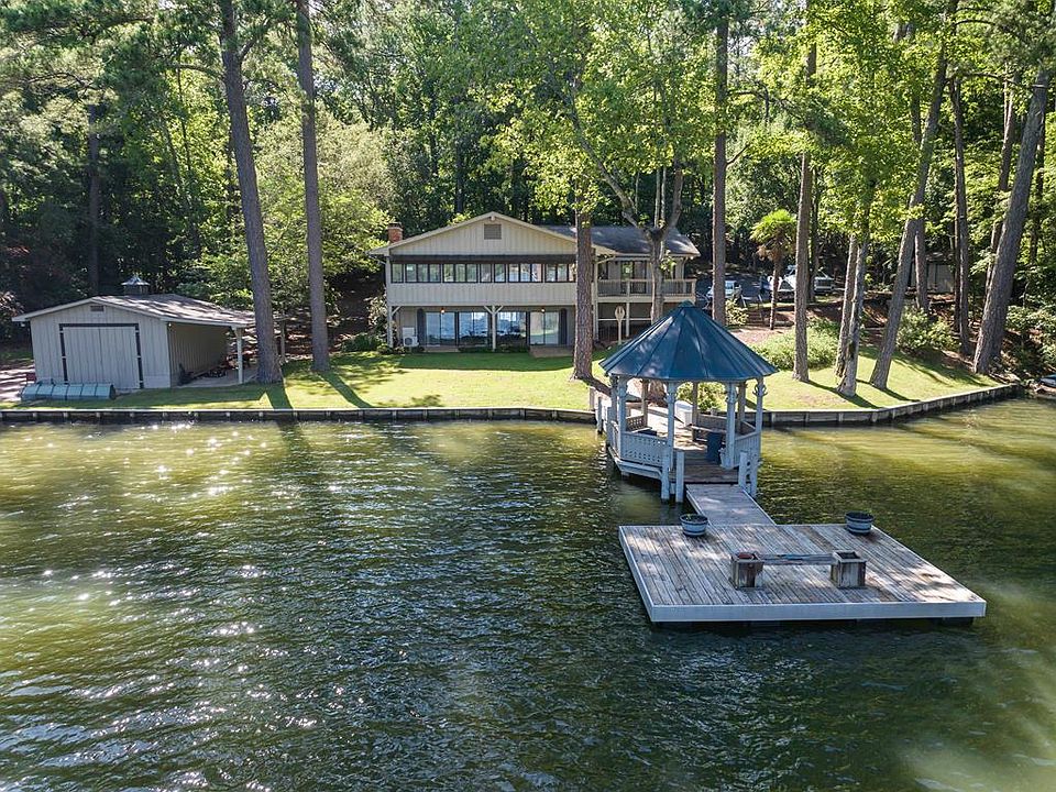 1st image of 133 Hall Dr