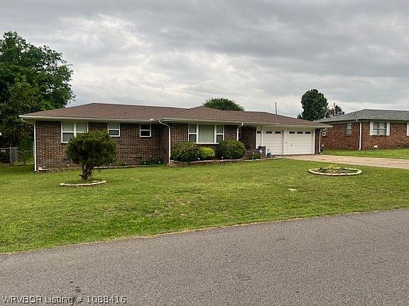 3rd image of 720 Hillside Dr