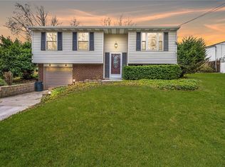 199 Fern Hollow Rd, Coraopolis, PA 15108