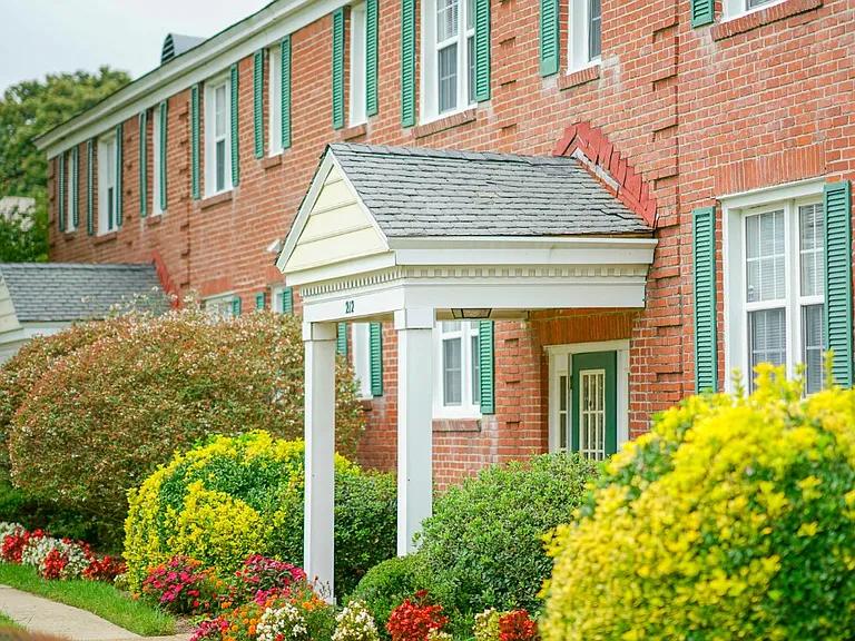 Make the newly renovated Bondale Apartments your next home