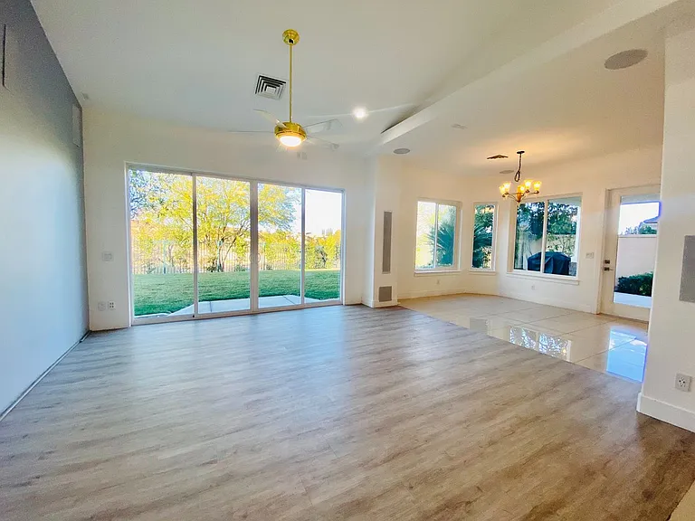 9800 Camden Hills Ave — Photo 7