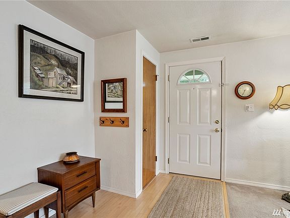 3rd image of 4305 13th Ave SE