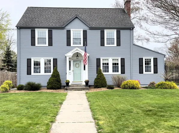 44 Castlewood Road, West Hartford, CT 06107