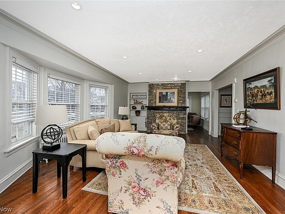 4th image of 3049 Berkshire Rd