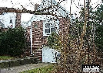 1st image of 328 E Beech St