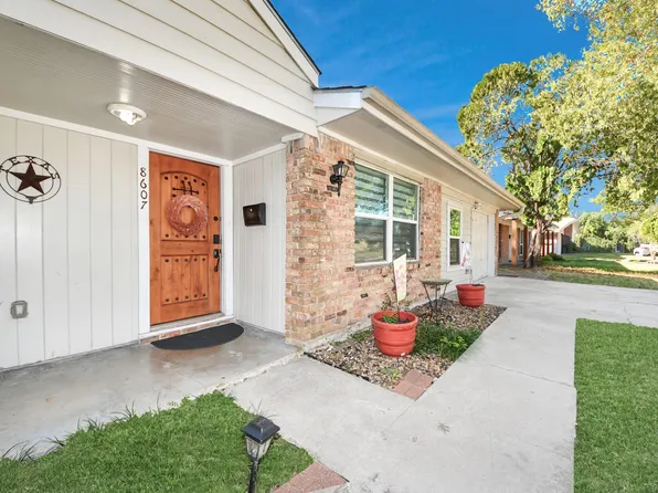 8607 Shadow Crest St, Houston, TX 77074
