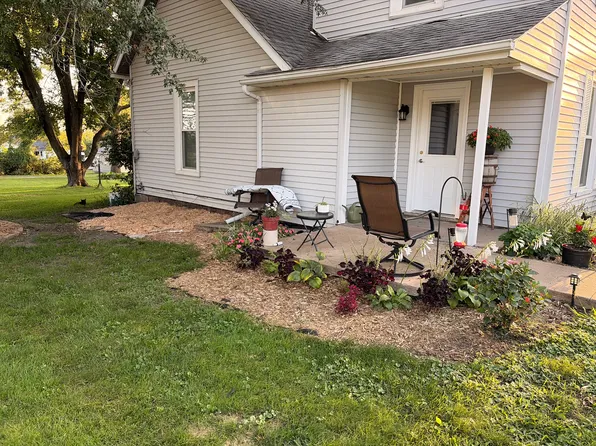 106 E Patterson St, Winfield, IA 52659