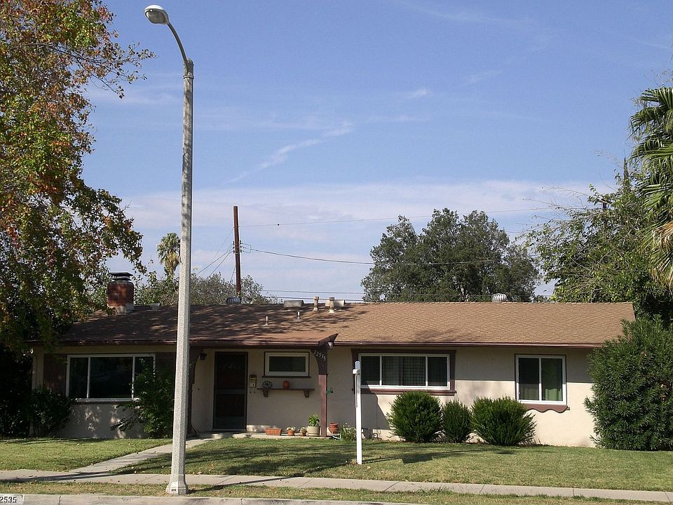 1st image of 22535 Vanowen St