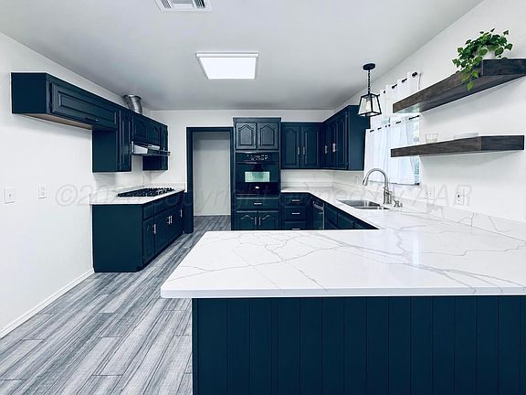 3rd image of 617 Forrest Dr