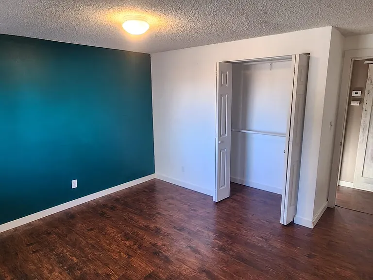 2215 E Vista Dr — Photo 17