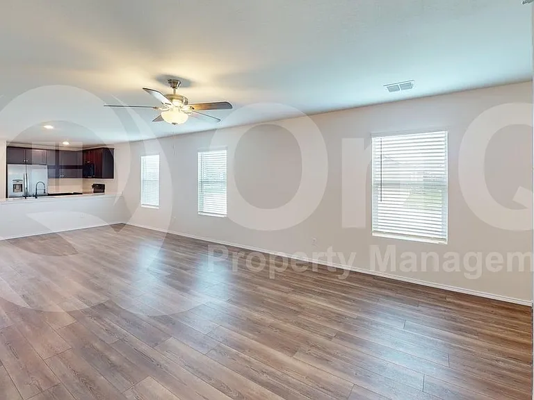 5322 Longshadow Dr — Photo 6