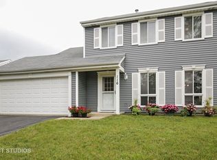 116 Red Cedar Dr, Streamwood, IL