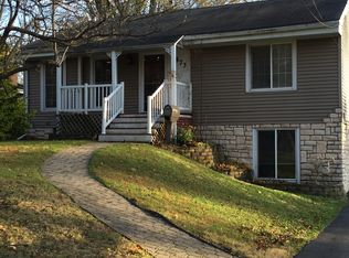 873 Ellynwood Dr, Glen Ellyn, IL 60137