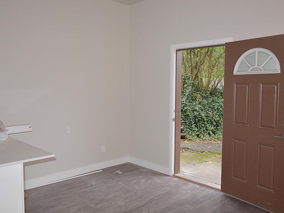 5th image of 6231 Beverly Blvd Unit 6