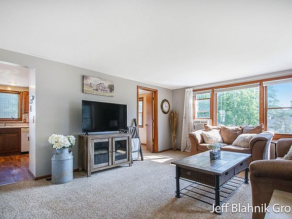 3rd image of 501 Clark St NW