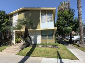 0086 Ocean-Capri Building, 01