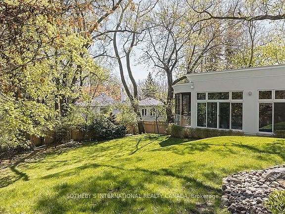 4th image of 39 Burton Rd