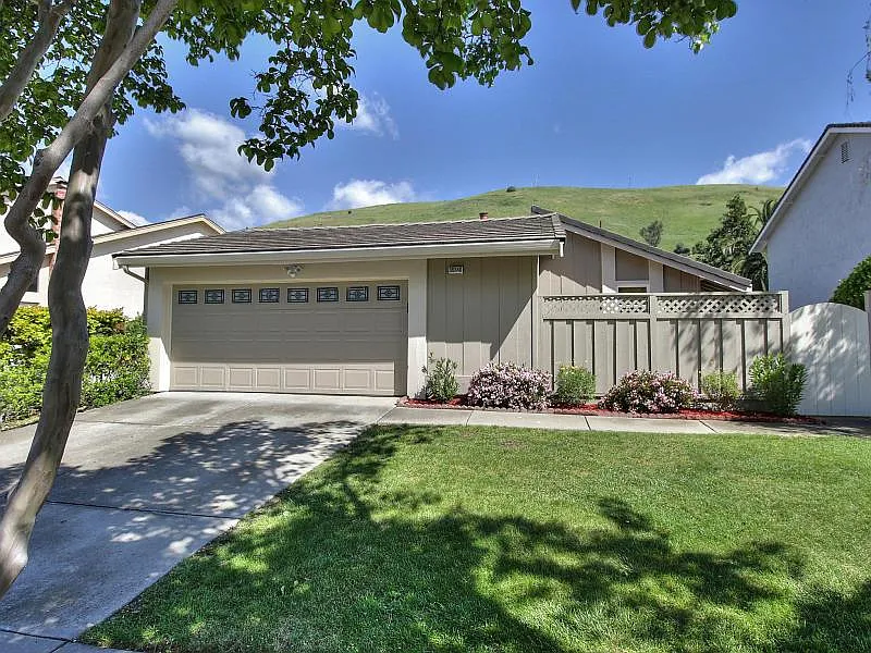 36340 Easterday Way photo 1