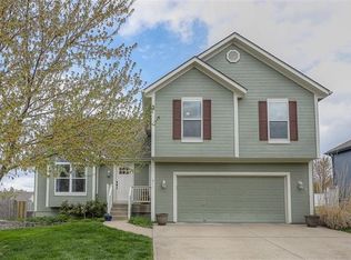 811 Wild Wood Dr, Pleasant Hill, MO 64080