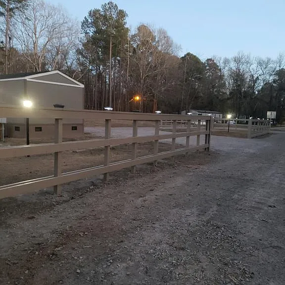 931 Ravenwood Dr — Photo 7