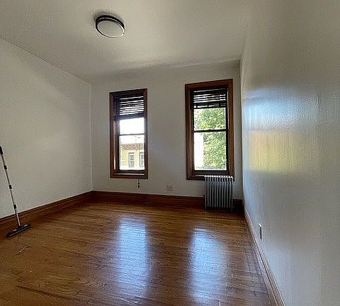 5th image of 350 22nd St APT 1F