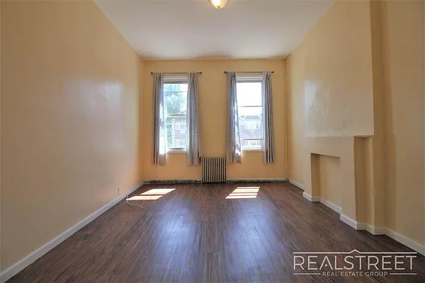 Rented by Real Street Inc | media 3