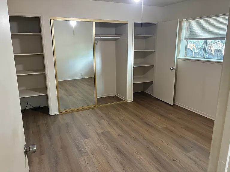 222 E Park St — Photo 18