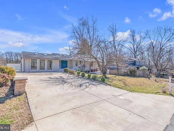 2nd image of 14933 Wellwood Rd