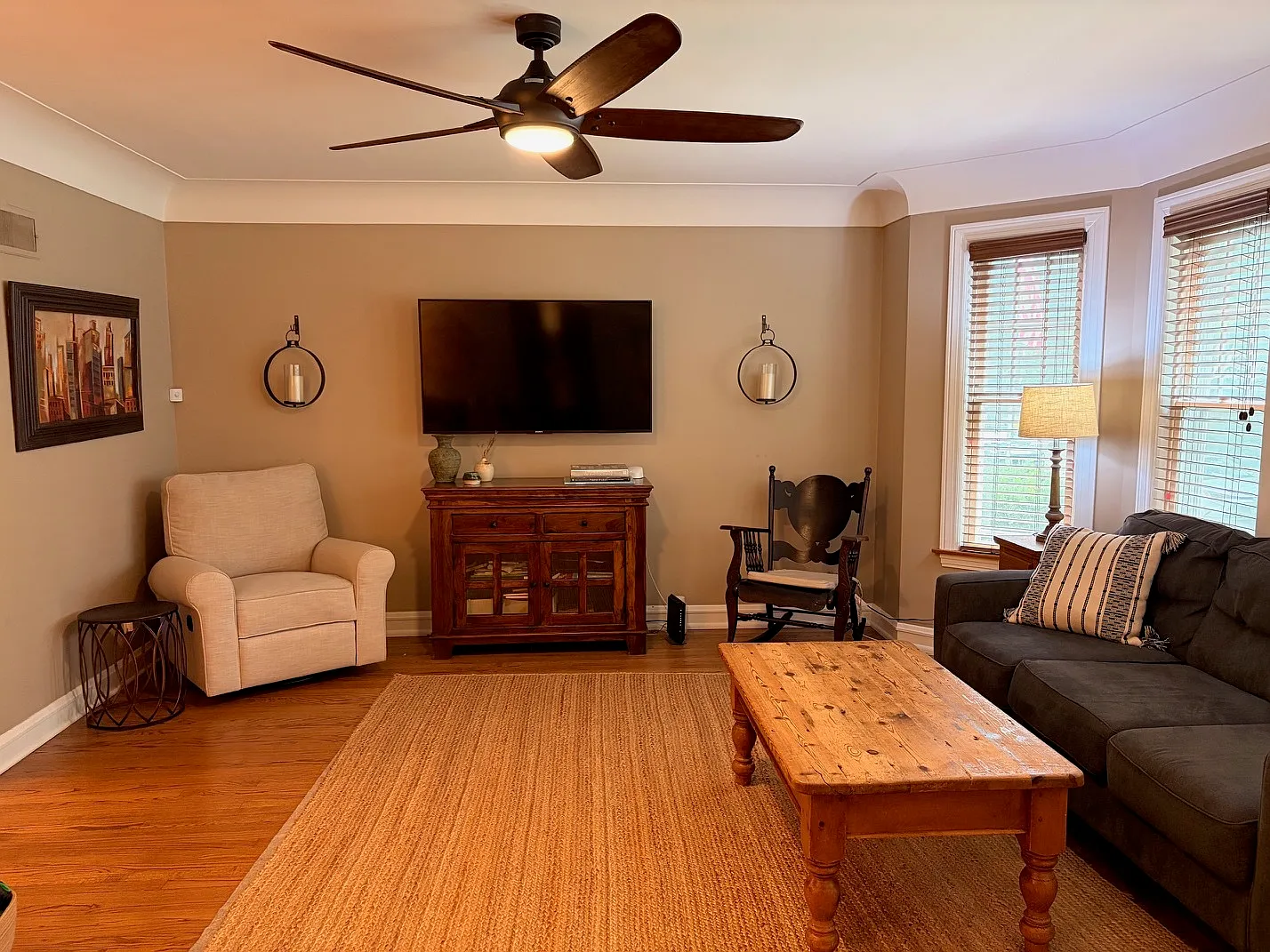 4 bed, 2700 sqft, $3,750 — Photo 4
