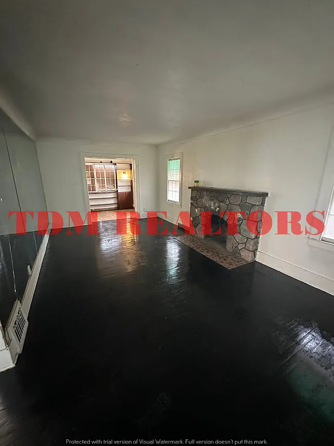 3 bed, 1406 sqft, $900 — Photo 2