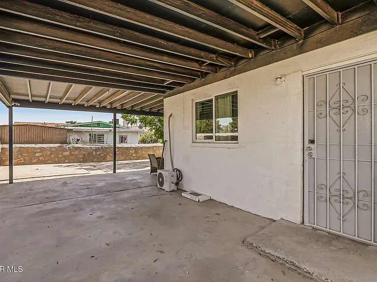 5912 Delta Dr — Photo 24