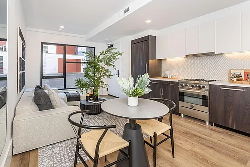 1288 Howard St #330 Photo 1